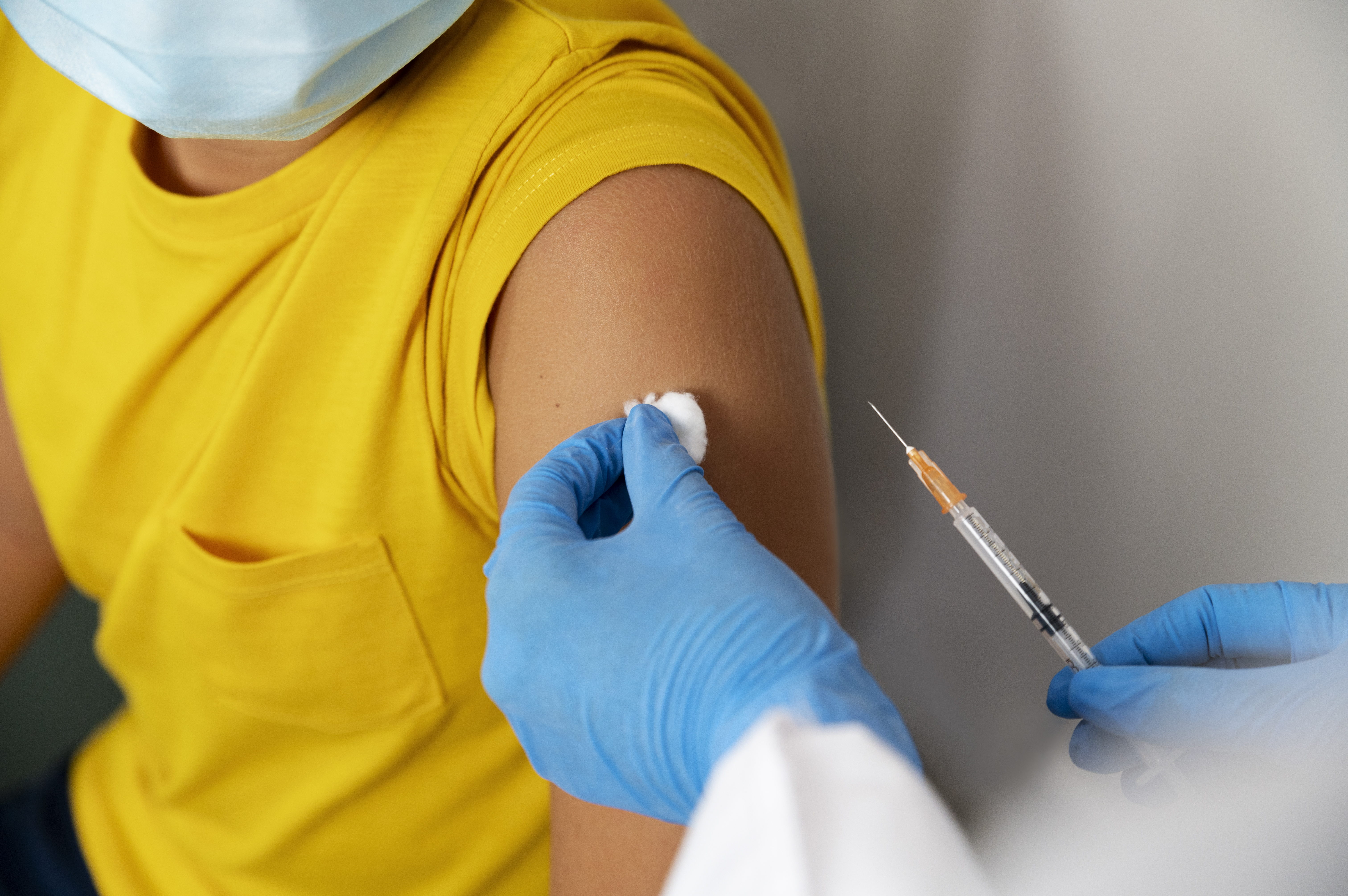 kind krijgt vaccin