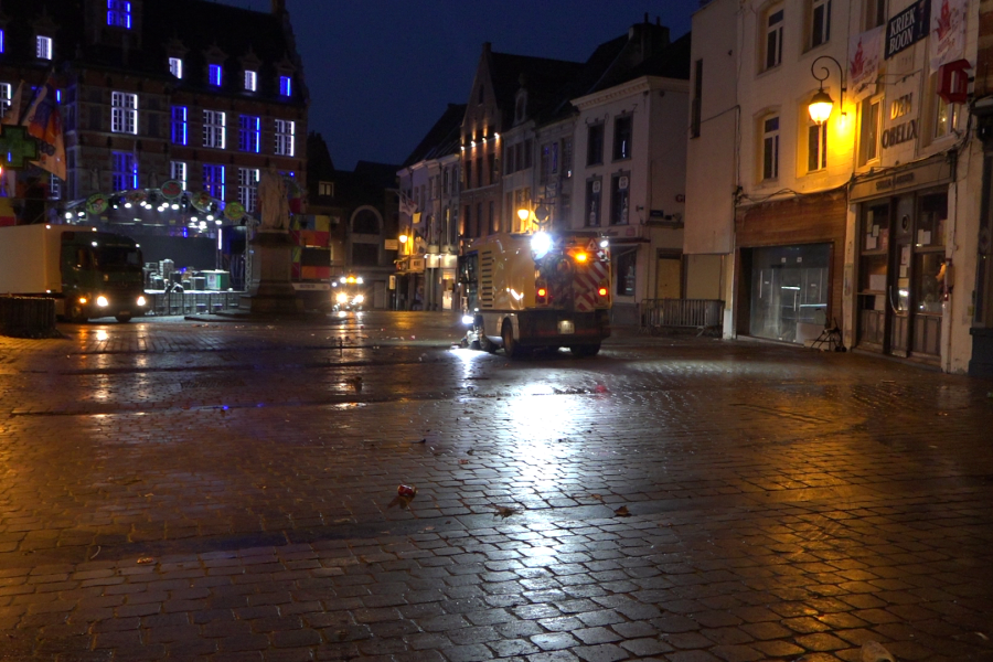 opkuis Grote Markt na carnaval