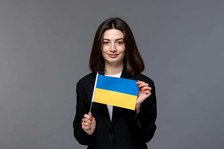 Ukrainse dame met vlag
