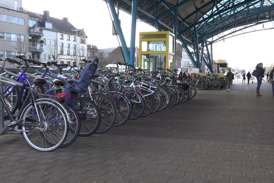 fietsenstalling aan het station