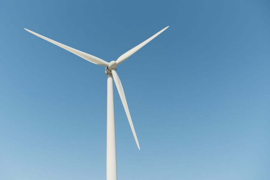 wind-turbine Image by www.slon.pics on Freepik