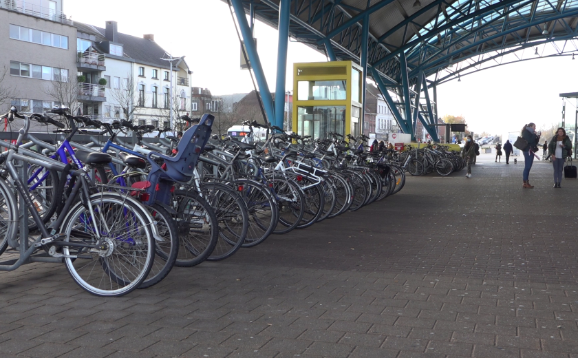 fietsenstalling aan het station