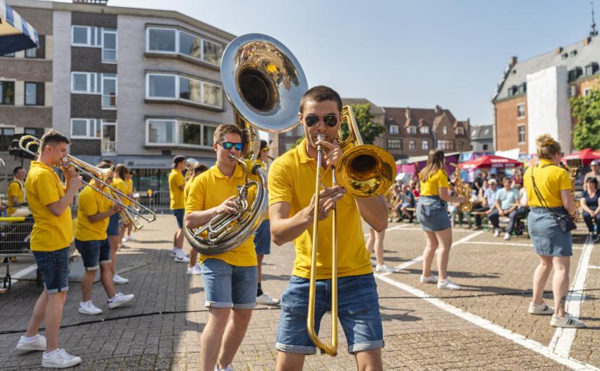 Orkest op Dweilfestival