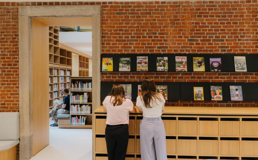 De vernieuwde bib in Halle opent de deuren. (c) Stad Halle/Kevin Faingnaert